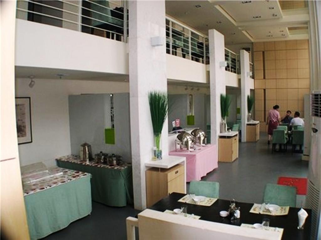 Jinjiang Inn - Shanghai Everbright Convention & Exhibition Center Buitenkant foto